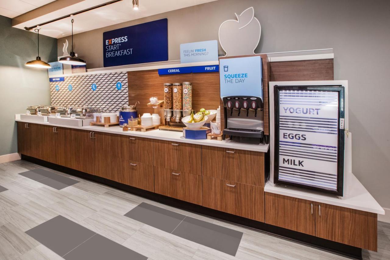Holiday Inn Express - Kansas City Downtown By Ihg Екстериор снимка