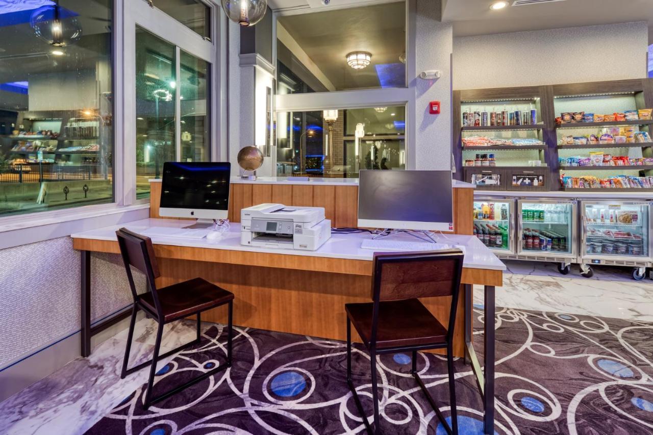 Holiday Inn Express - Kansas City Downtown By Ihg Екстериор снимка