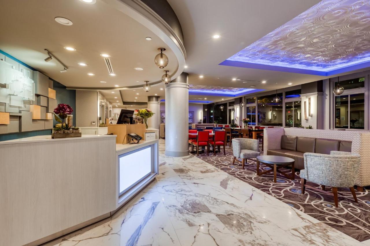 Holiday Inn Express - Kansas City Downtown By Ihg Екстериор снимка